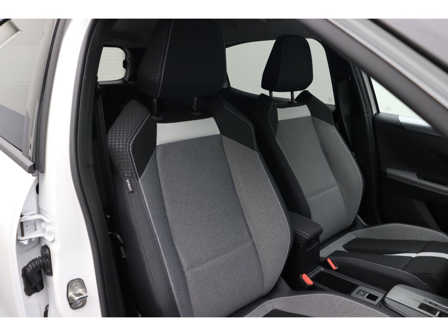 Fahrzeugabbildung Opel Frontera Mild Hybrid 107 kW GS ++ Sitzheizung++