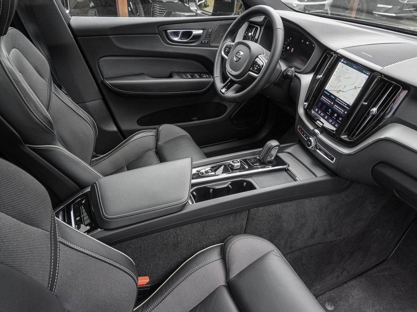 Volvo XC60 R Design AWD B4 Diesel EU6d AHK El. Panodac foto 5