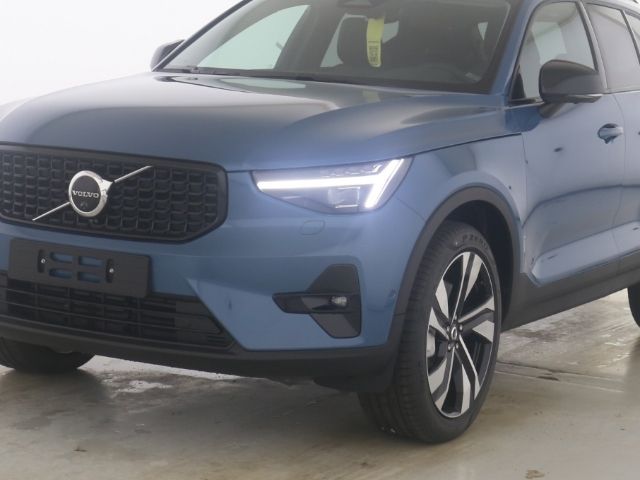 Volvo XC40 Plus Dark B3 20''LM Pano Navi Leder Digital