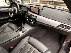Fahrzeugabbildung M550 i xDrive LED HUD H&K KAM PANO