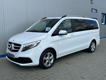 Mercedes V 220 - 1
