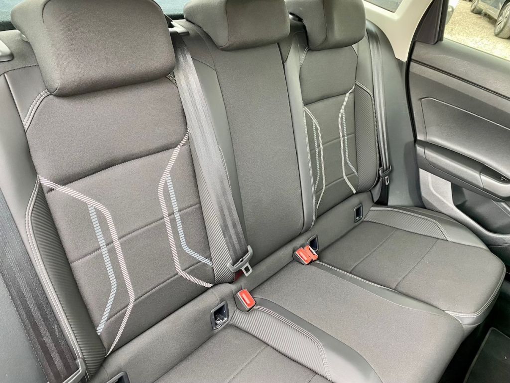 Fahrzeugabbildung Volkswagen Taigo 1.0 TSI DSG STYLE AAC SHZ GJR NAVI PDC