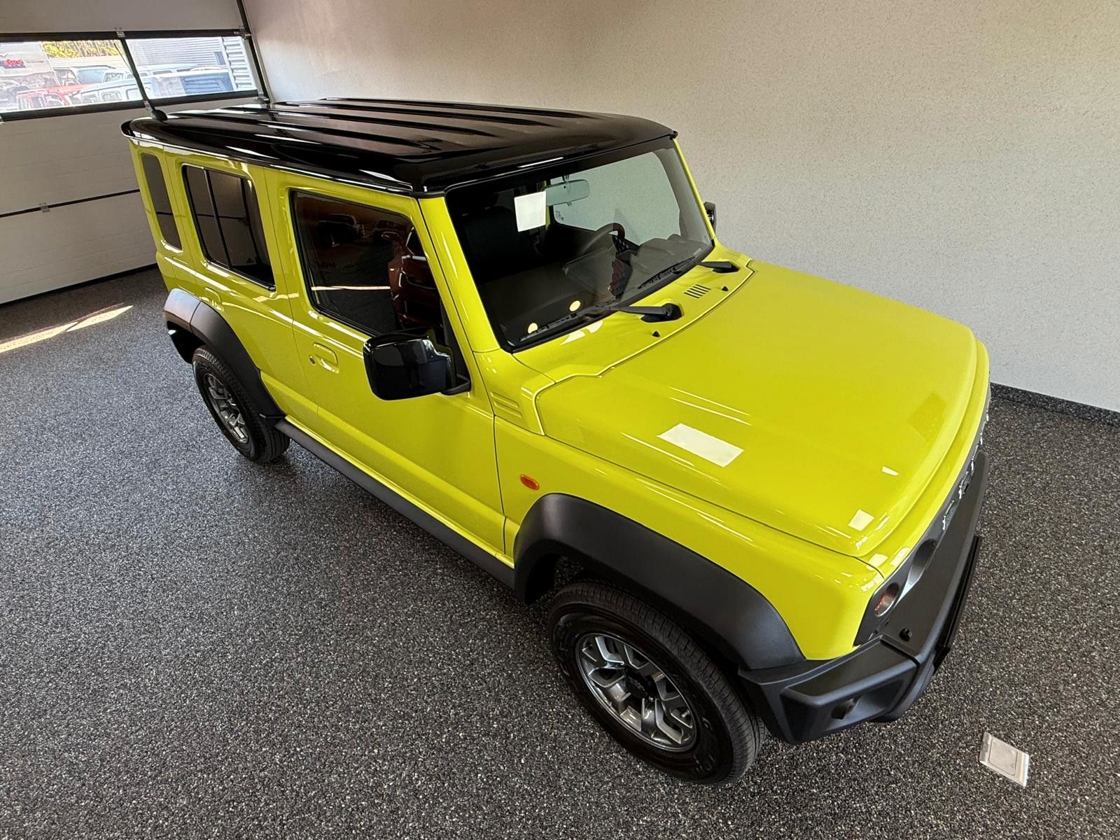 Fahrzeugabbildung Suzuki Jimmy GLX 4-TÜRER AUTOMATIK