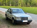 Mercedes-Benz 200D Diesel AHK  - Mercedes-Benz 200 in München