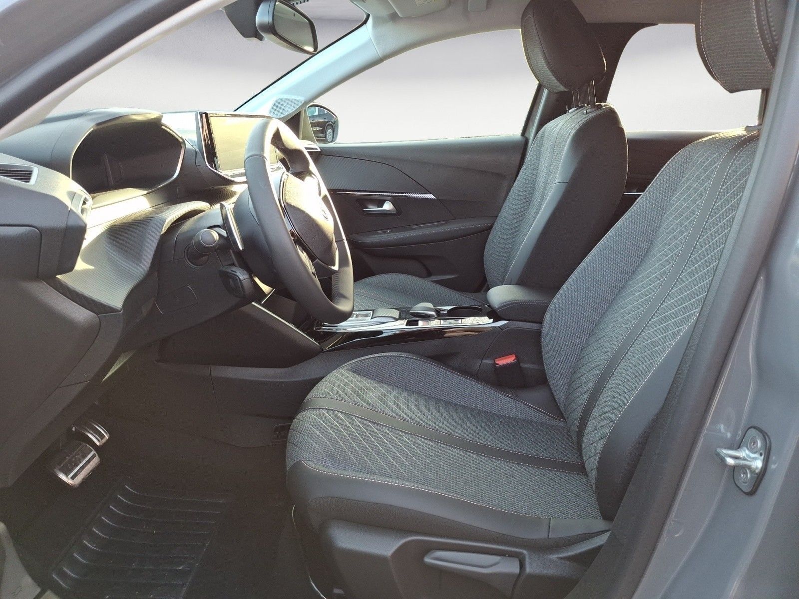 Peugeot 208 - Bild 8