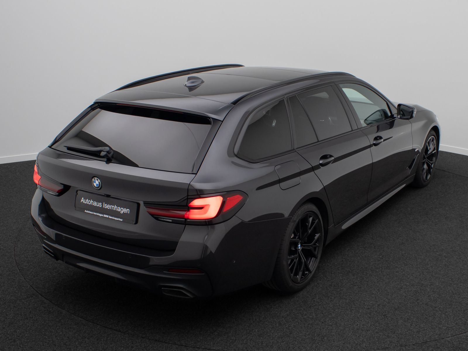 Fahrzeugabbildung BMW 530d MSport HUD DAB Kamera AHK Panorama HiFi 19"