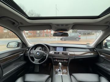 BMW 730 - 12