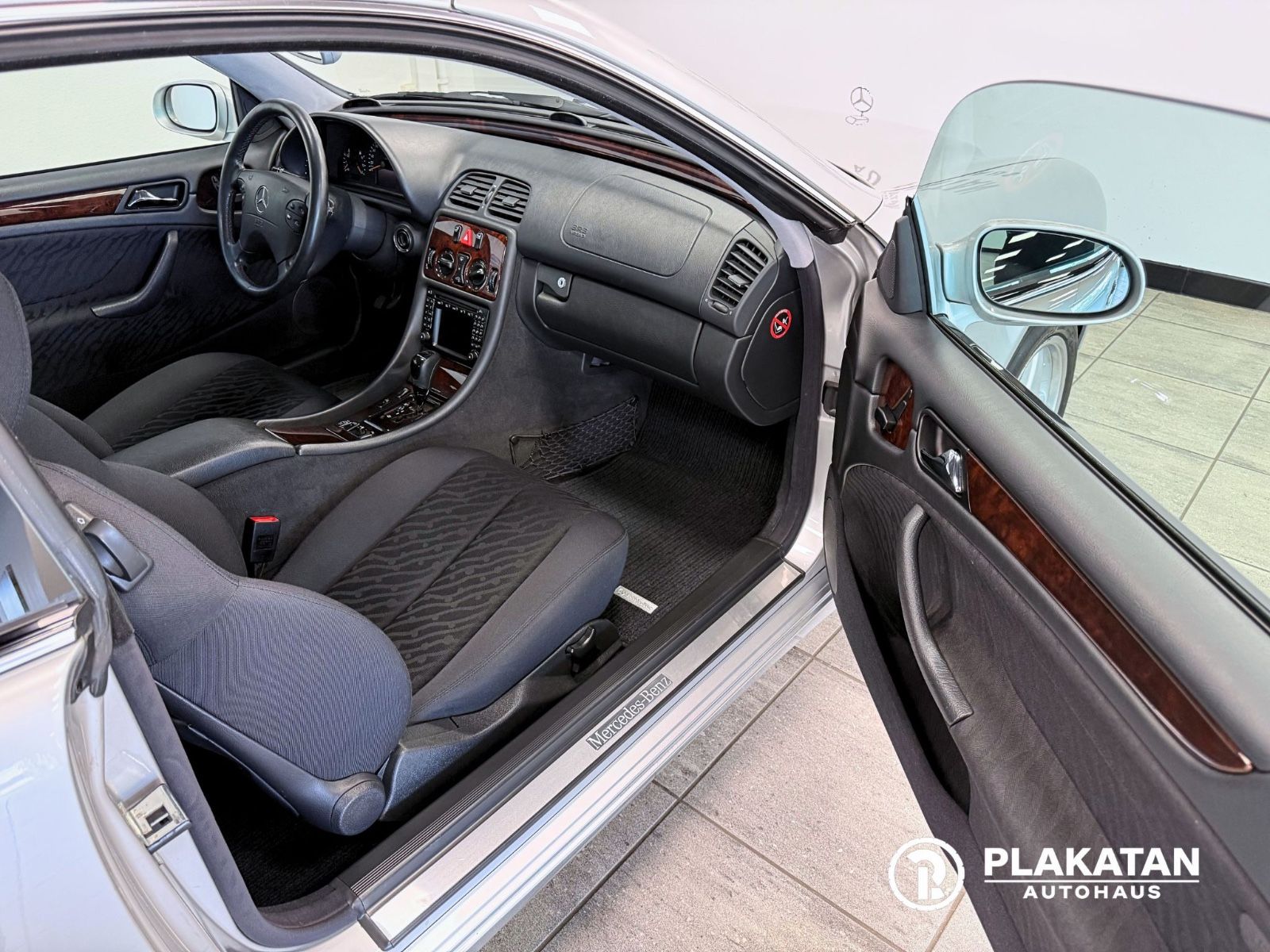 Fahrzeugabbildung Mercedes-Benz CLK 200 Kompressor Automatik Tempomat Klima