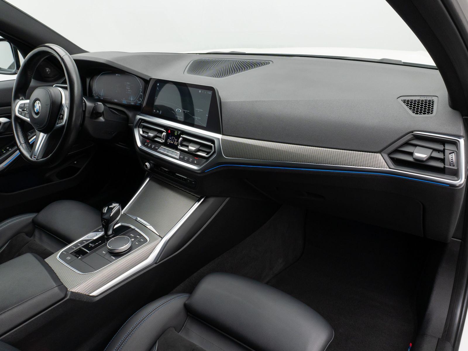Fahrzeugabbildung BMW 320e M Sport Kamer Laser HUD DAB H/K Komfort 19"