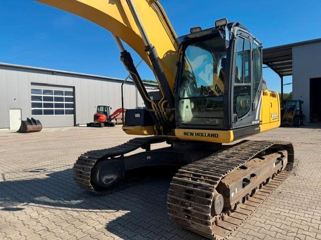 New Holland E 215 C