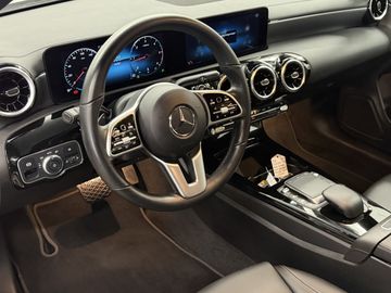 Mercedes CLA 200 Shooting Brake - 9