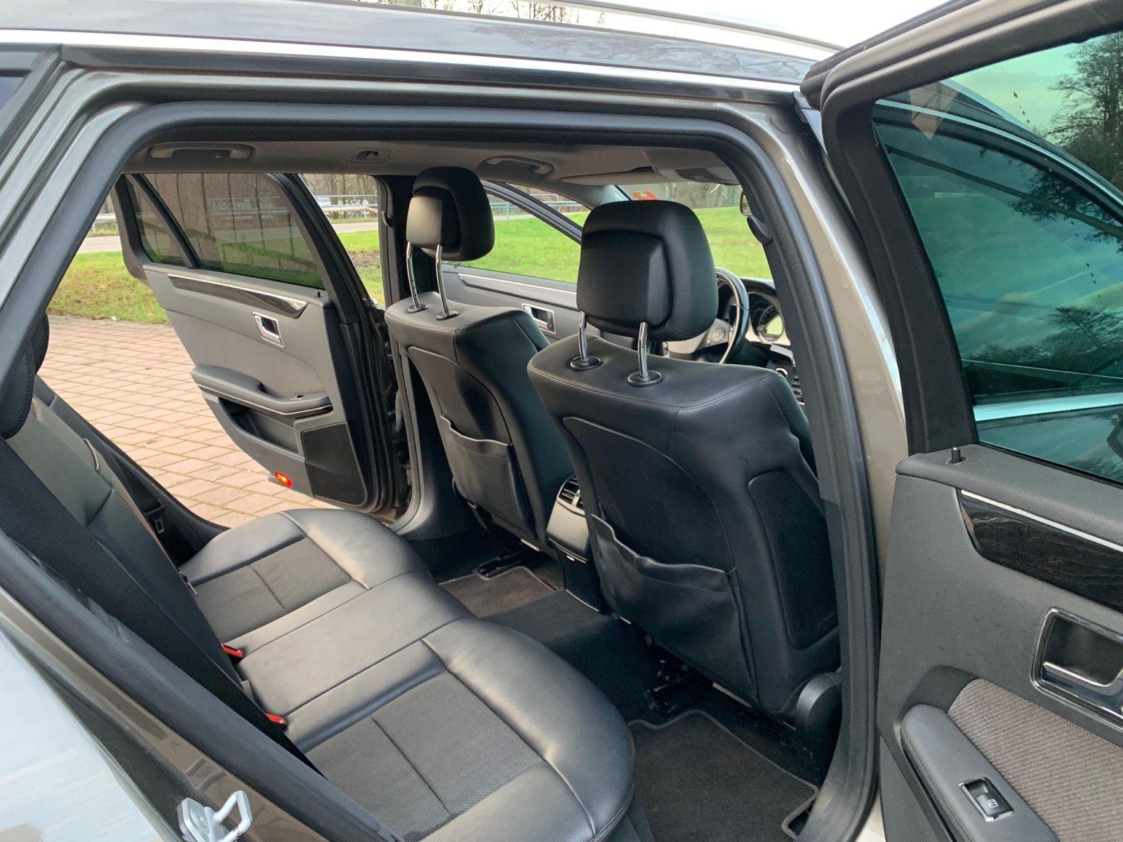 Mercedes-Benz E220 2010 — photo 10