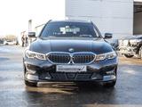 BMW 320d HUD PANO ACC AHK RFK NAVI Standh. Laser - BMW: R32