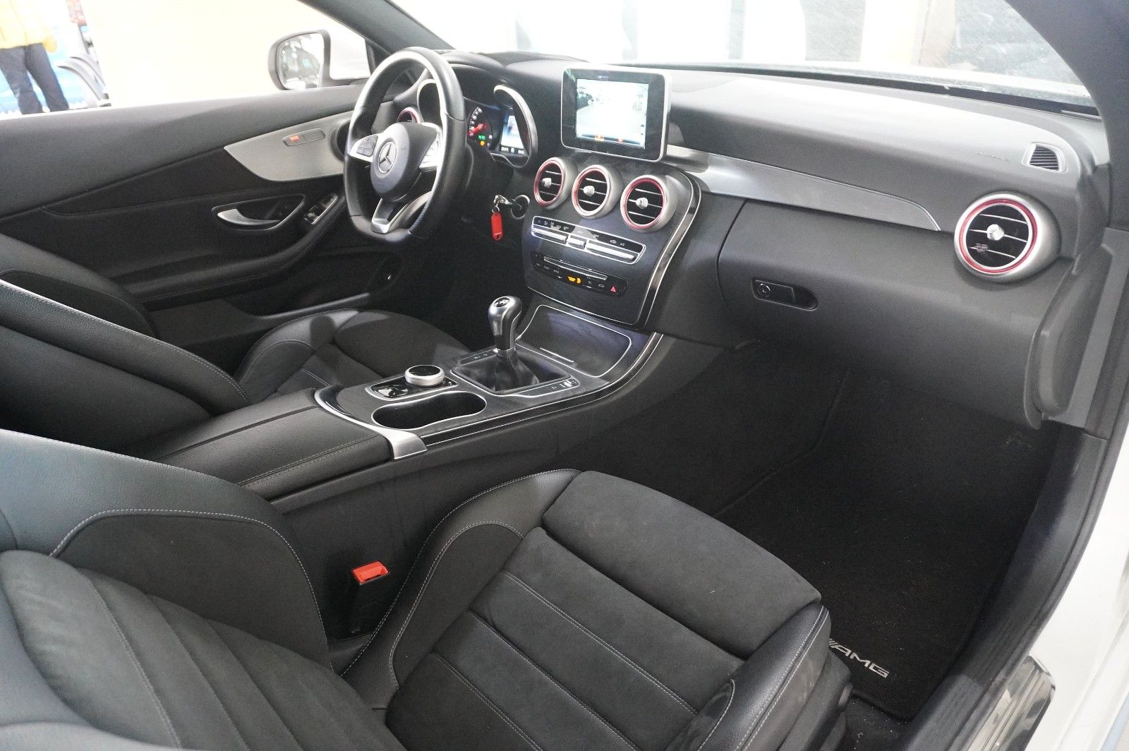 Fahrzeugabbildung Mercedes-Benz C 180 COUPE SPORT NAVI/LED/KAMERA/SPORT/SHZ/AMG