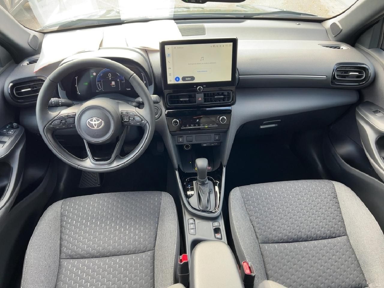 Fahrzeugabbildung Toyota Yaris Cross 1,5 Hybrid Teamplayer *Safety+Winter