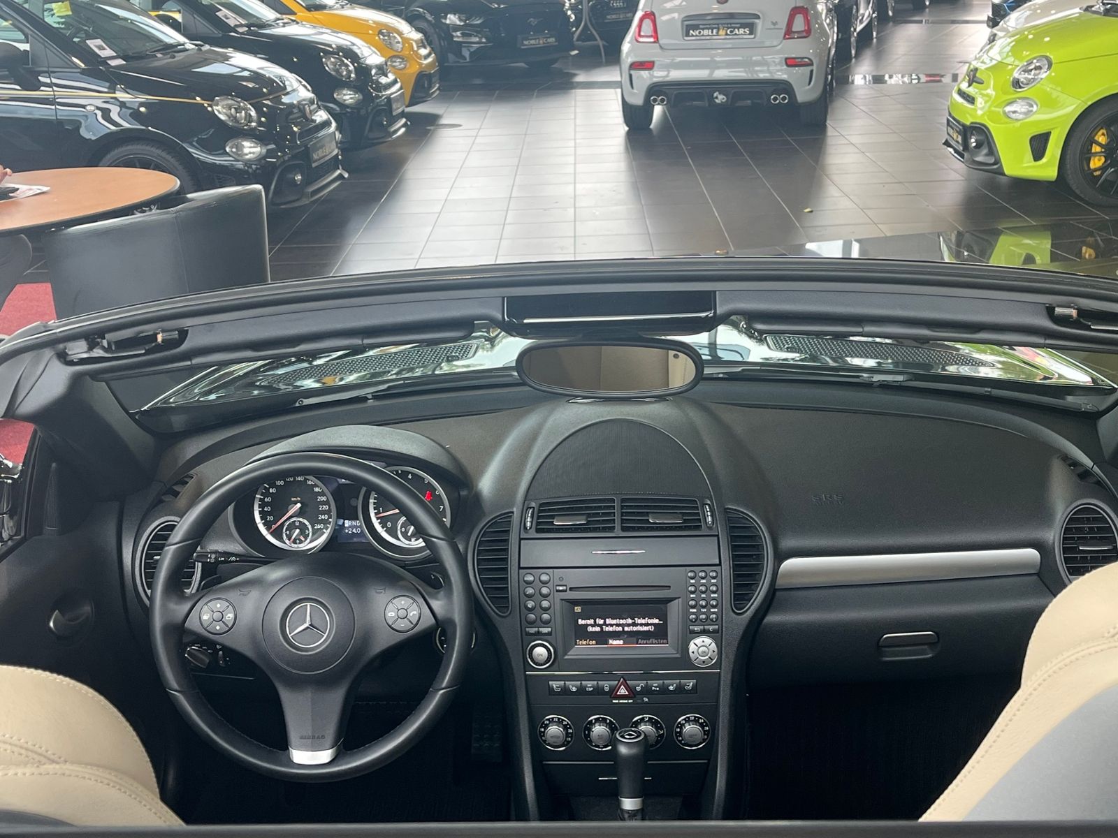 Fahrzeugabbildung Mercedes-Benz SLK Roadster 200 Kompressor AIRSCARF PDC SHZ