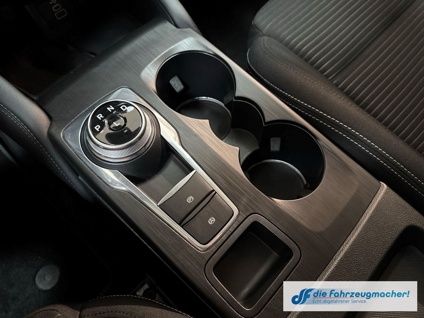 Fahrzeugabbildung Ford Focus Turnier Titanium X Navi Digitales Cockpit