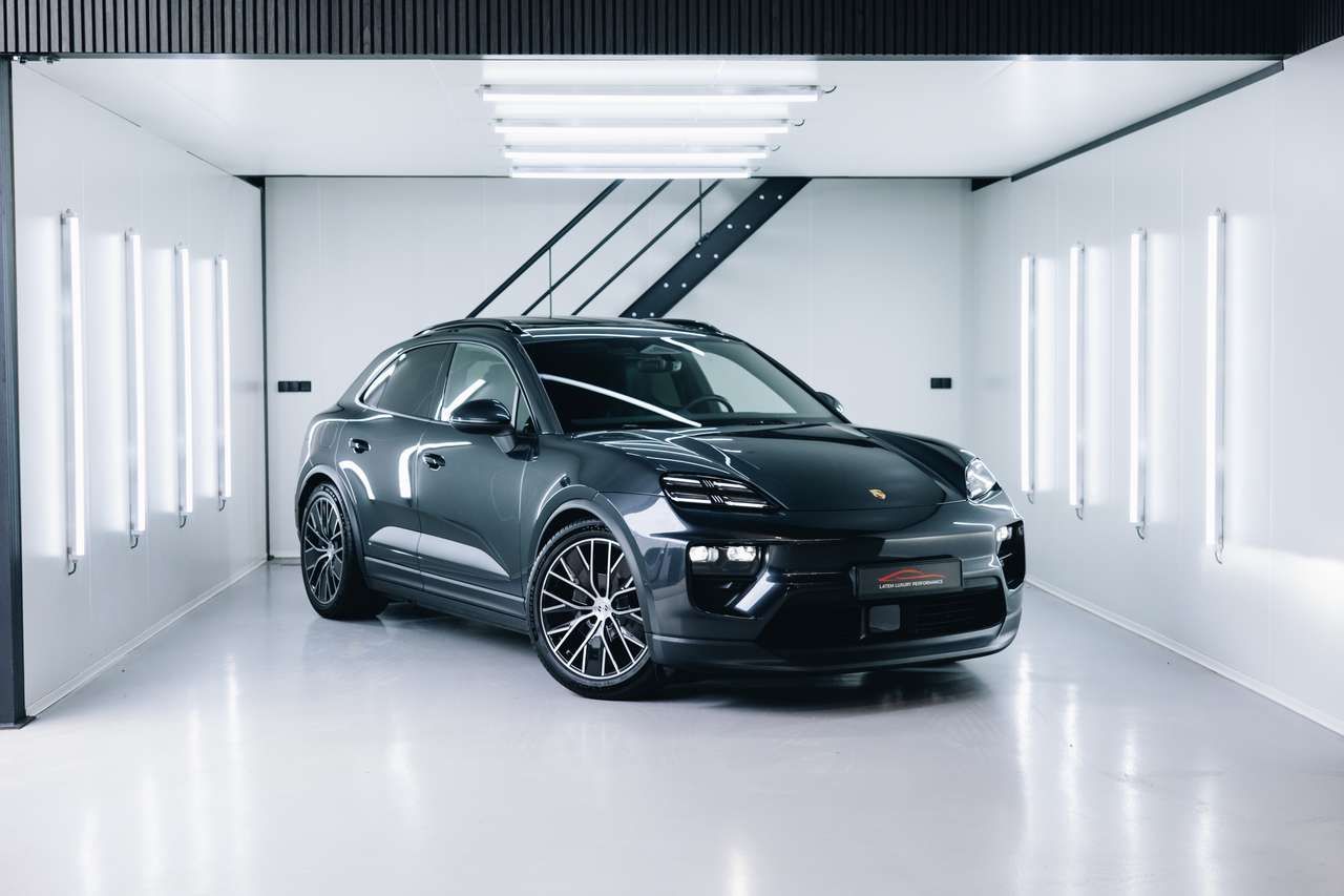Porsche Macan 4 Electric Trekhaak BOSE Pano Luchtvering
