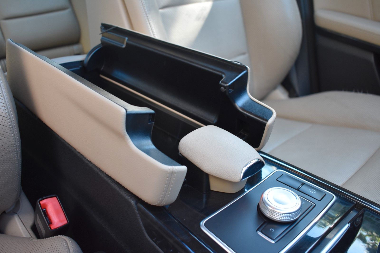 Fahrzeugabbildung Mercedes-Benz E 350 CGI Limousine STH/AHK/MEMORY/KEYLESS
