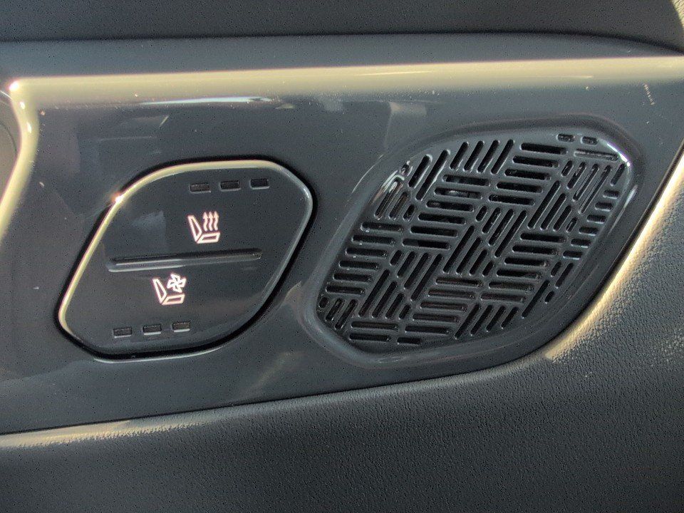 Fahrzeugabbildung Kia EV9 99kWh AWD GT-Line RW-505KM 7J-GARANTIE NAVI+