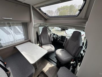 Carado T 338 PRO+8-AUTOMATIKNAVKAMTVSATACCSOLAR