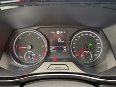 Fahrzeugabbildung Volkswagen T6.1 Multivan 150 PS DSG Navi Sitzh 3xKlima ACC