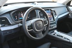 Fahrzeugabbildung Volvo XC90 Ultimate Dark B5 AWD *Massage*Pano*STHZ*AHK