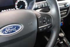 Fahrzeugabbildung Ford Focus Cool & Connect NAVI + WinterPaket + PDC