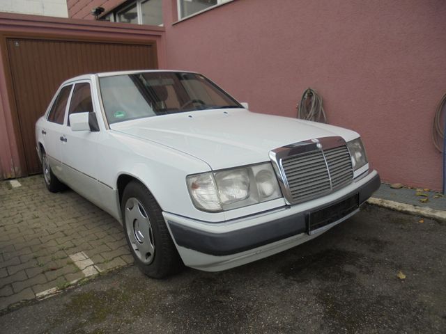 Mercedes-Benz E 260 H Kennzeichen Klima SSD AHK Alus