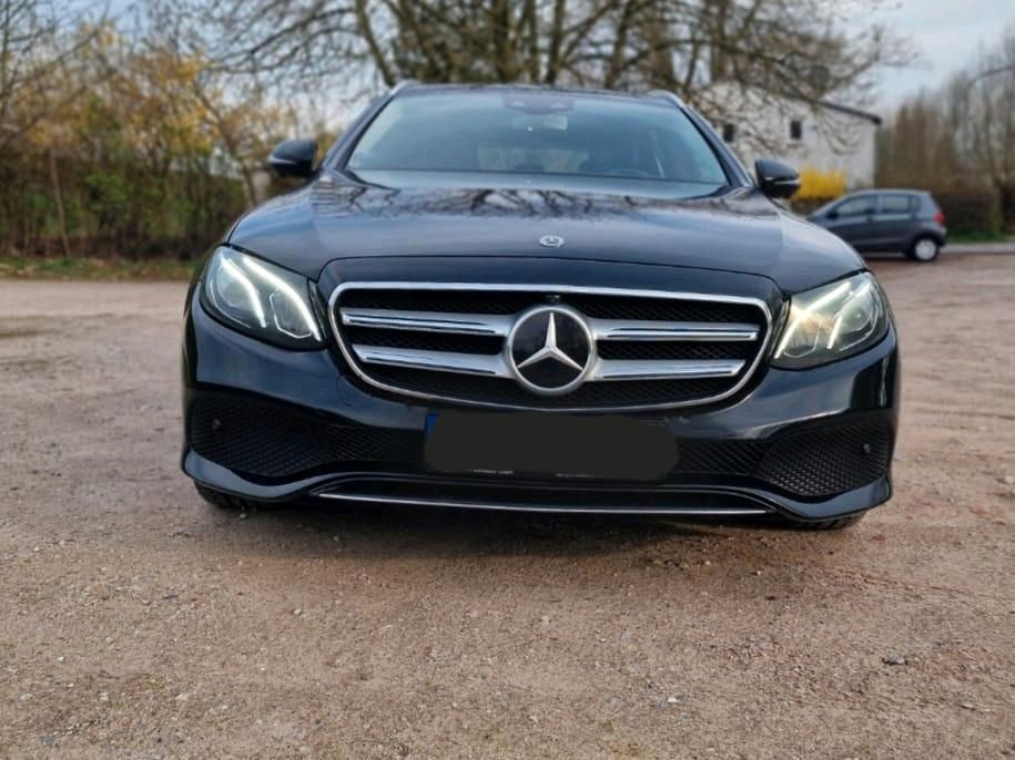 Image of Mercedes-Benz E 220