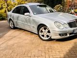 Mercedes-Benz Mercedes E klasse 280 W211 280 - Mercedes-Benz E-Class mit Diesel-Antrieb: W211