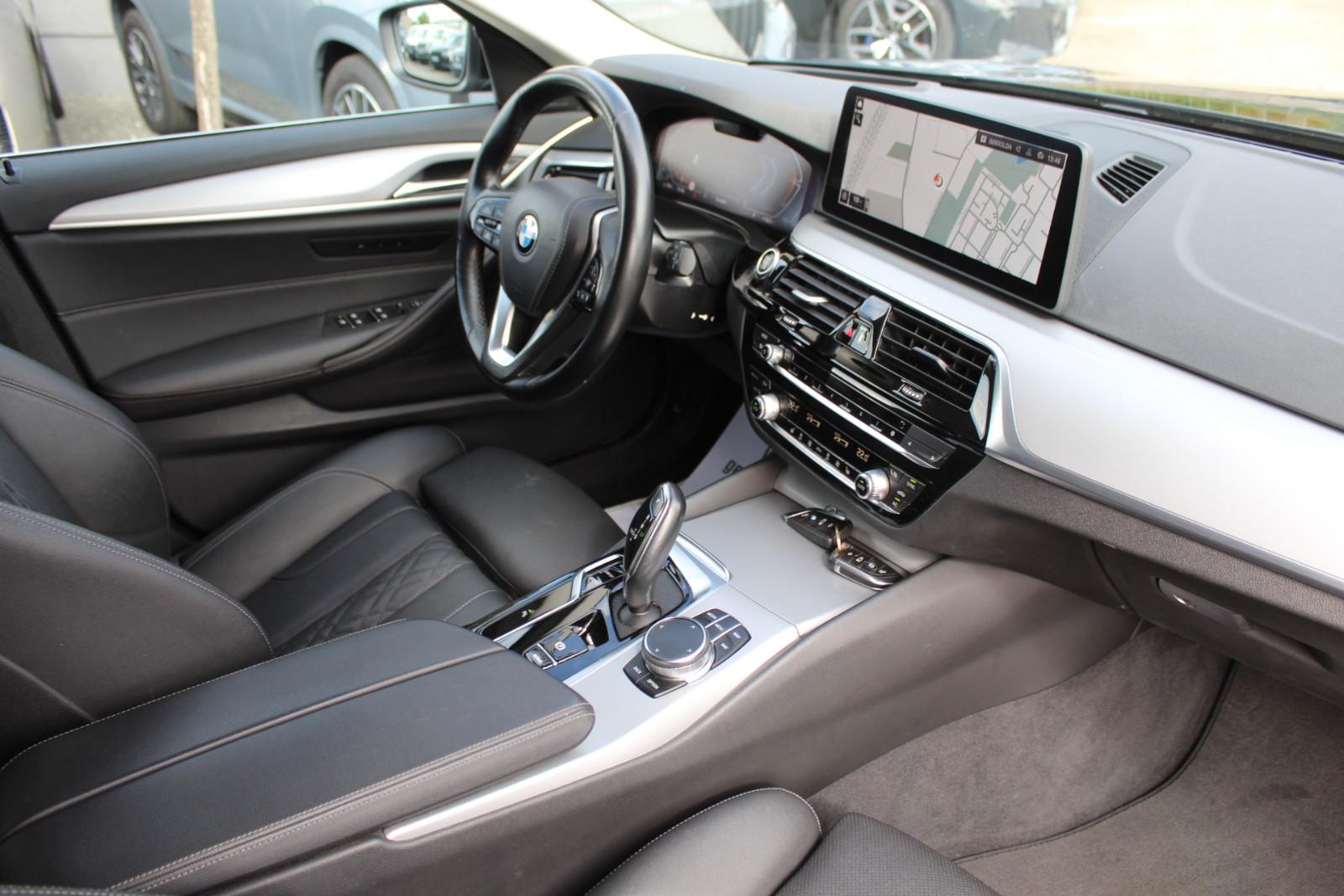 BMW 520d xDrive Tour. +HUD+Sportsitz+MEMORY+DAB+ACC+
