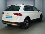 Volkswagen Tiguan 2.0TDI DSG 4mot. Highline/Panorama/LED - : Pickup, Allradantrieb