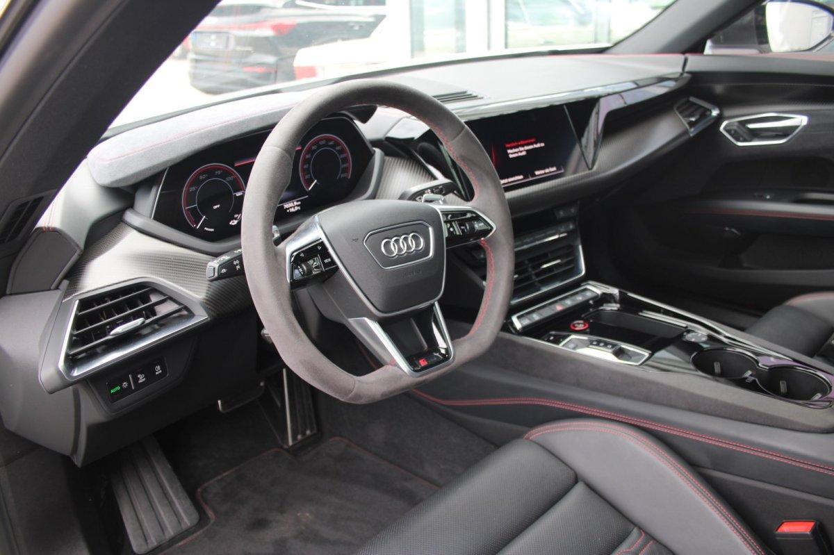 Audi e-tron RS GT quattro Carbon Matrix Top-View Pano
