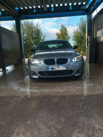 BMW E60 525i Limousine M-Paket Optik Space...