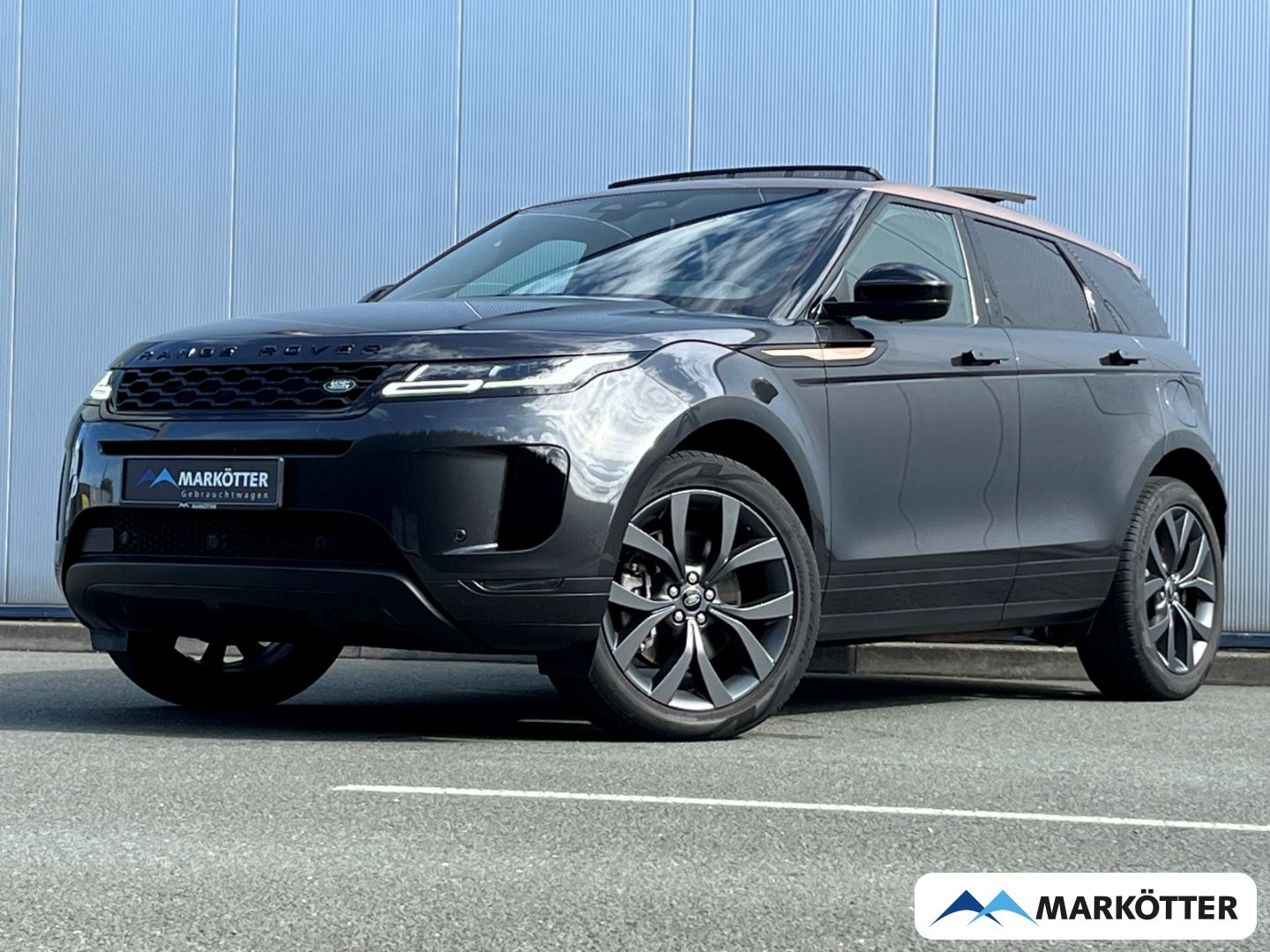 Land Rover Range Rover Evoque P300e Bronze Collection Pano