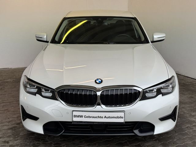 BMW 320dA xDrive Lim. Sport Line LiveCock.ACC.ParkAs