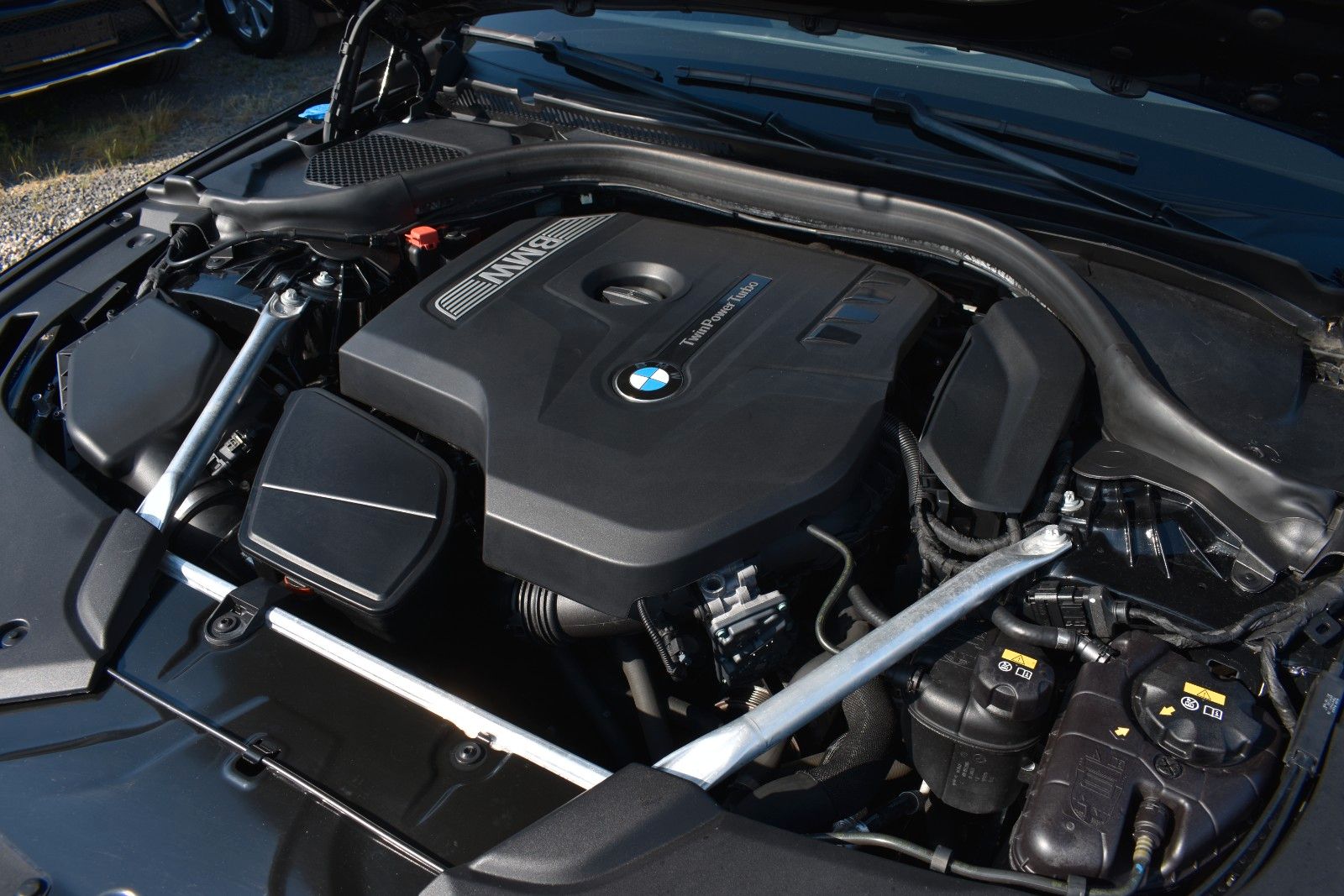 Fahrzeugabbildung BMW 530i Touring xDrive AHK Panorama LED Kamera