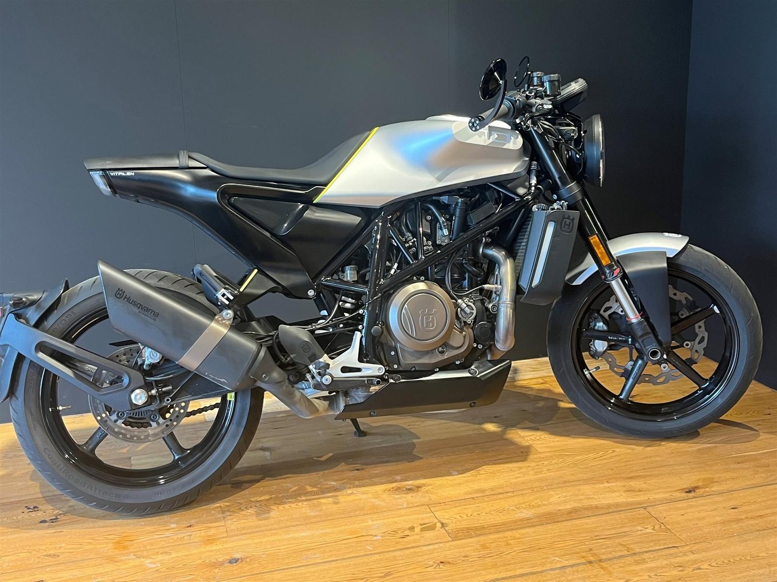Husqvarna Vitpilen 701 Reifen neu / Service aktuell / TÜV
