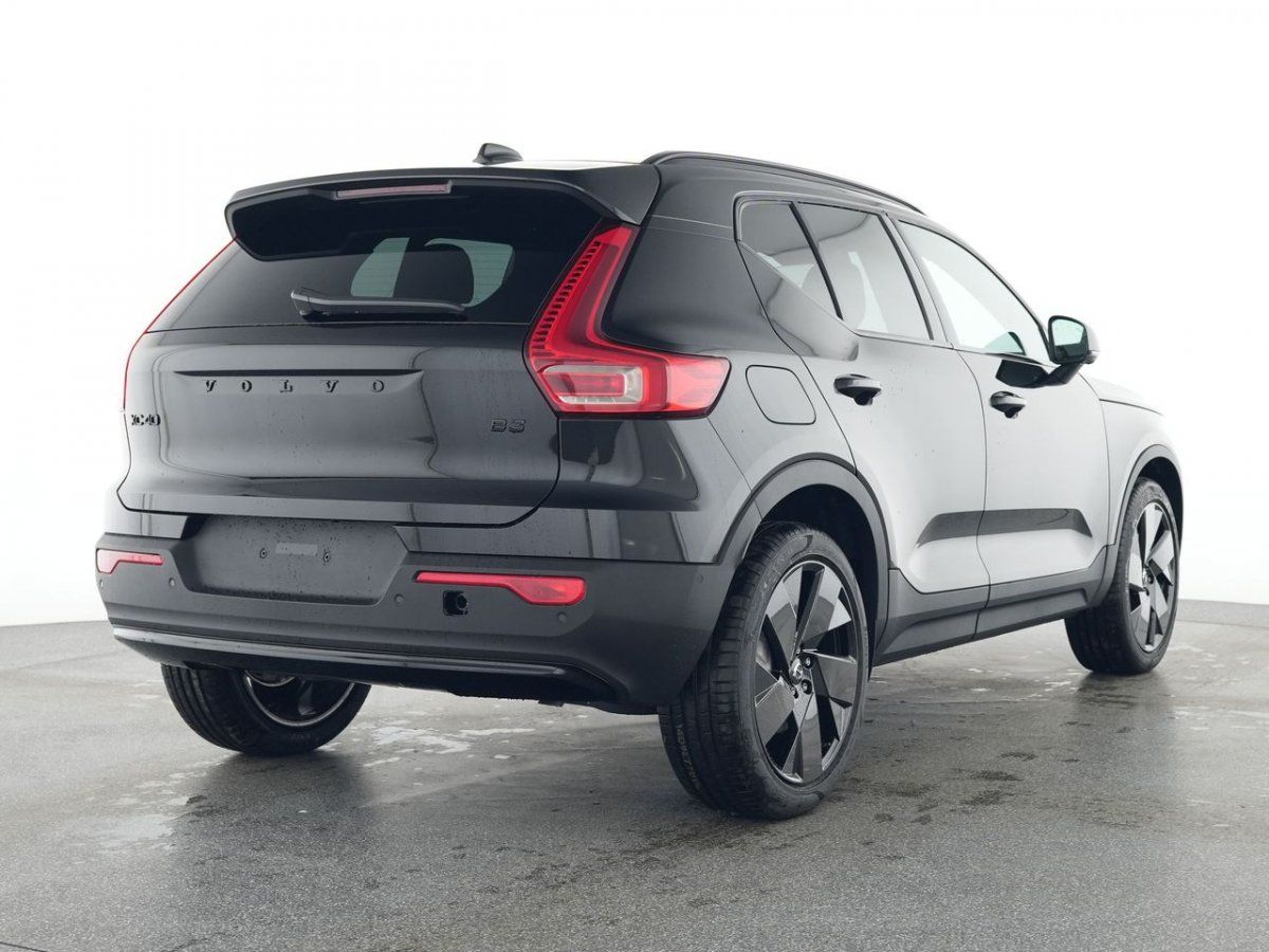 Volvo XC40 B3 Benzin Plus Black Edition Automatik imagem 2