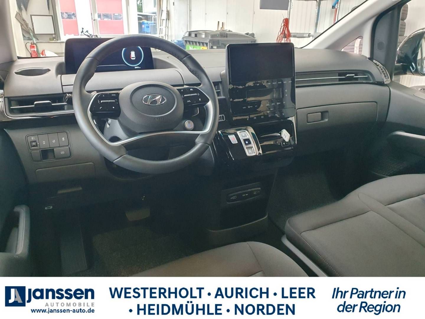 Fahrzeugabbildung Hyundai STARIA 9-Sitzer (MJ23) 2.2 CRDi 8 A/T 2WD (177PS