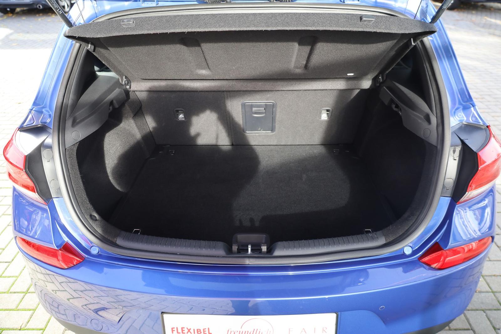 Hyundai i30 1.4 T-GDI Passion + LED Navi Kamera DAB USB