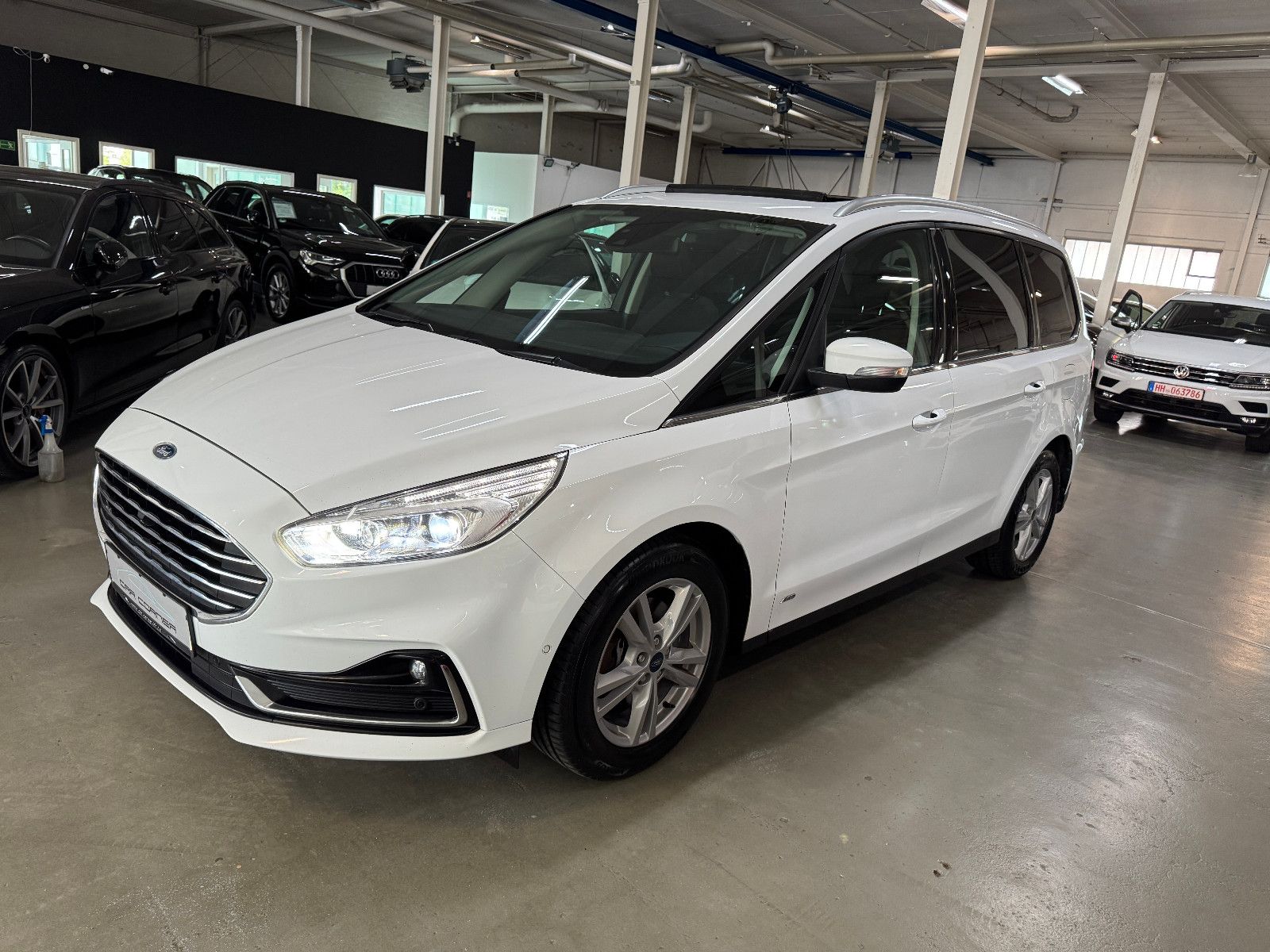 Fahrzeugabbildung Ford Galaxy TITANIUM SPORT AWD AUT 7-SITZER PANO VOLL