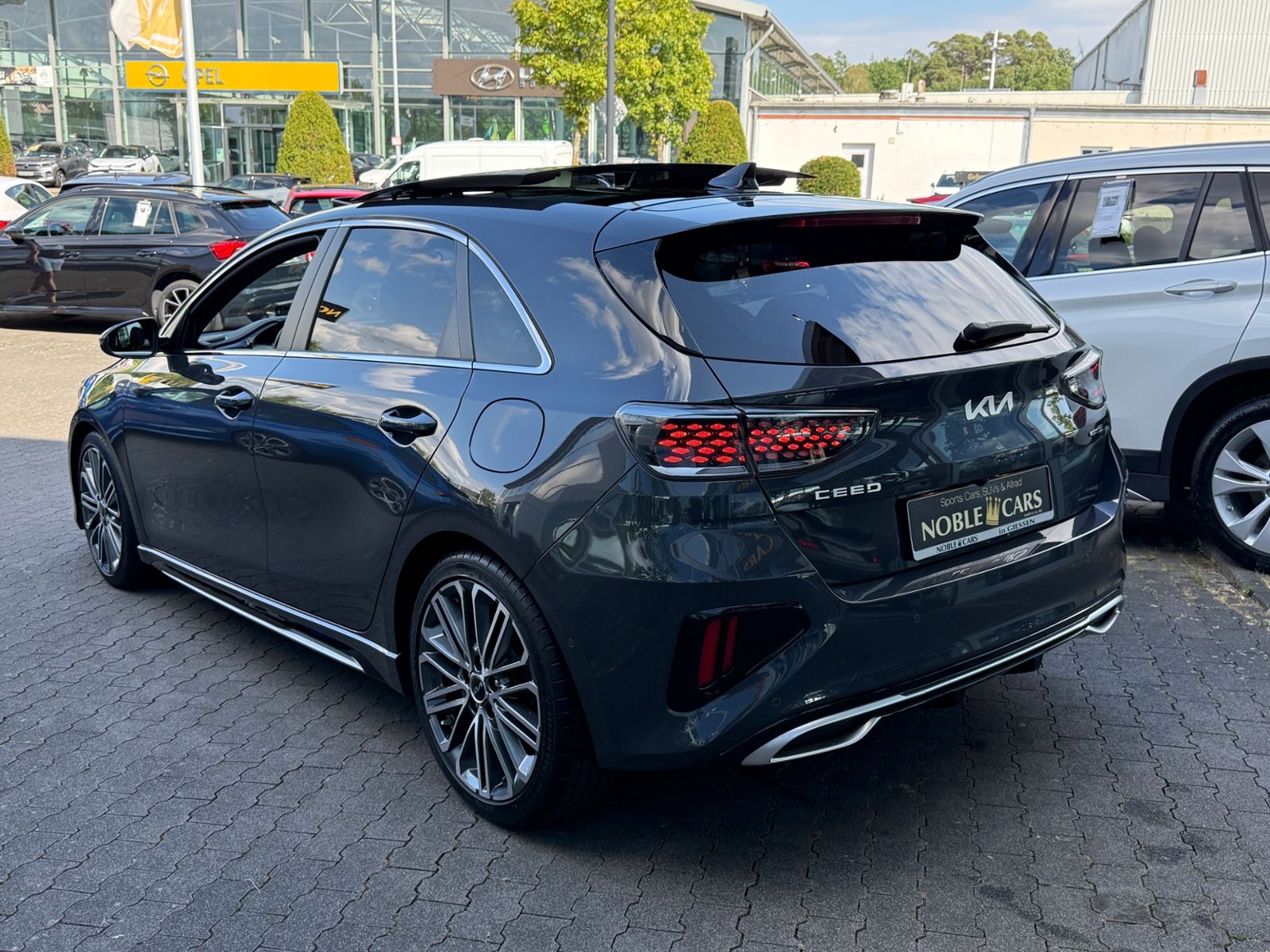 Fahrzeugabbildung Kia Ceed GT Line PANO JBL KAM LED