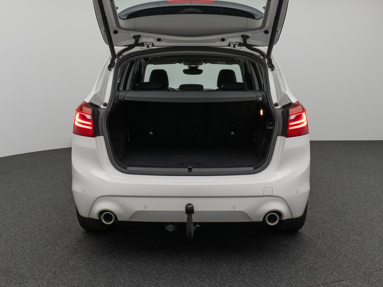 Fahrzeugabbildung BMW 218d Kamera Navi HiFi AHK LED Geschwindigkeitsre