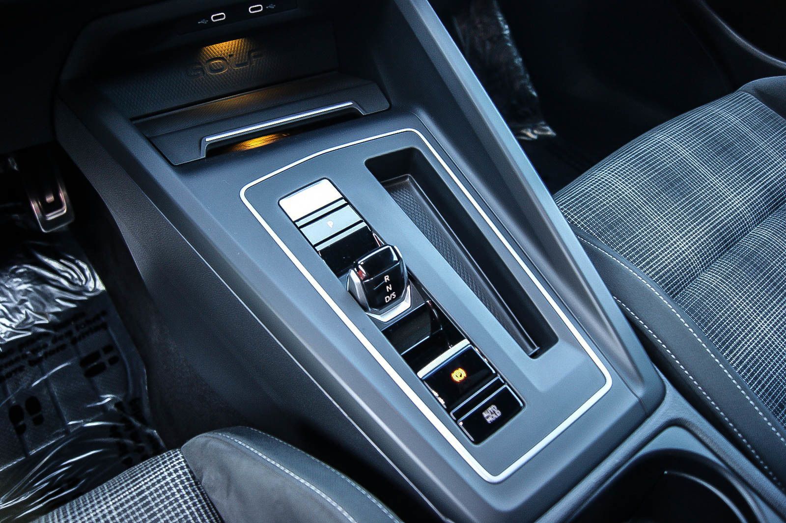 Fahrzeugabbildung Volkswagen Golf VIII GTD HARMAN-KARDON MATRIX STDHEZG ANHZV