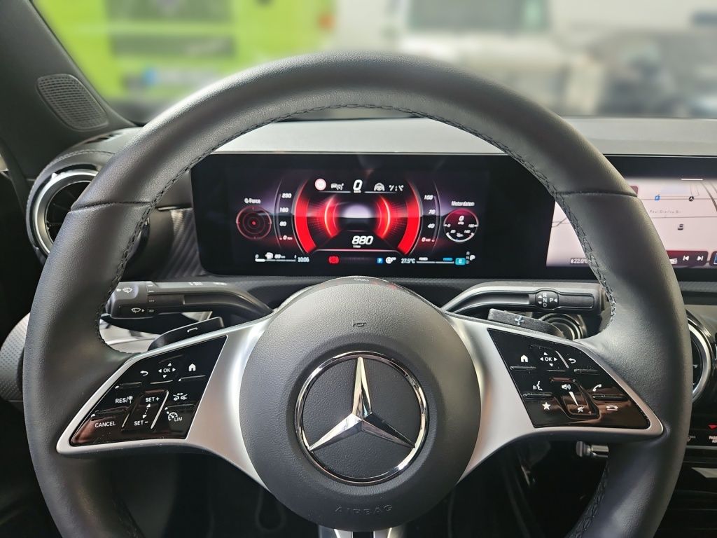 Fahrzeugabbildung Mercedes-Benz CLA 180 Coupé Progressive Distronic+ LED Memory
