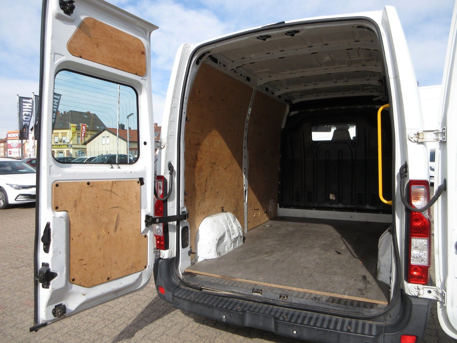 Fahrzeugabbildung Opel Movano L2H2 Kasten 2.3D 100KW  3,5t  6-Gang PDC