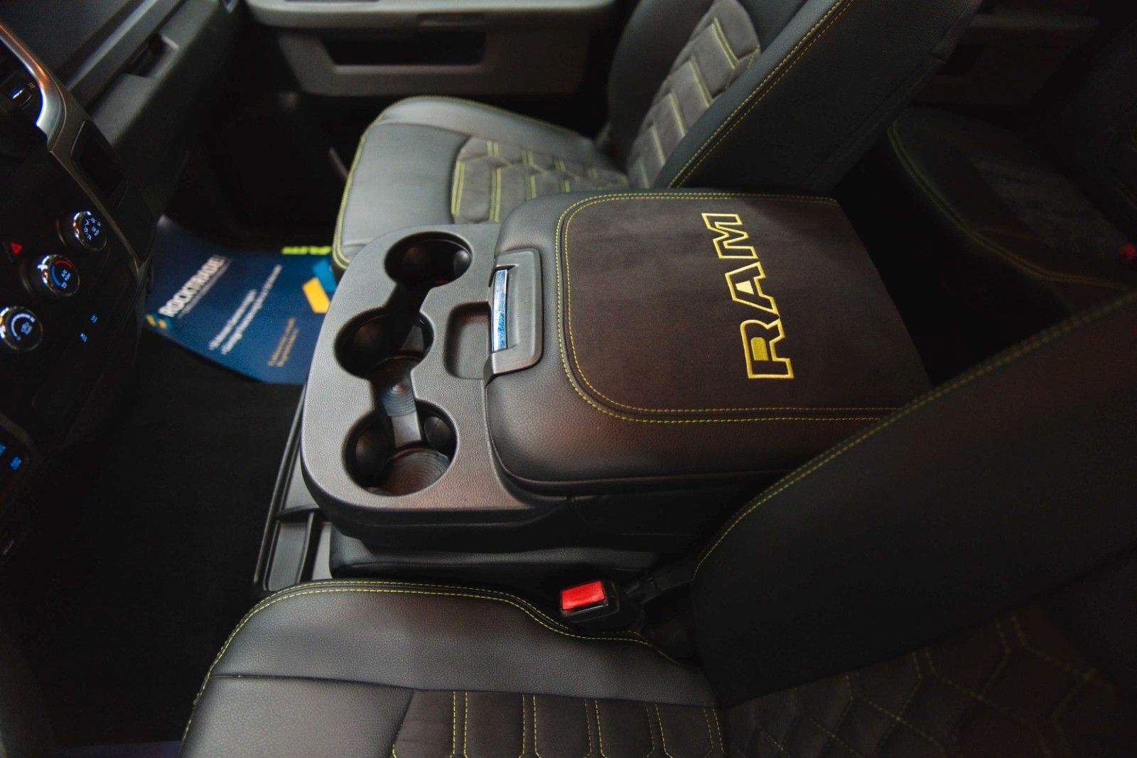 Fahrzeugabbildung Dodge RAM 5.7 V8 HEMI 4x4 OFFROAD Night-Paket LONGBED