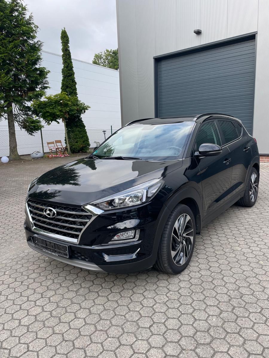 Hyundai TUCSON 1.6CRDi 2WD Prem., A/T, Leder, Navi, AHK